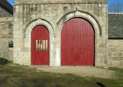 Création-rénovation-porte-et-portail-menuiserie-traditionnelle-du-poher-gourin-20-400x284