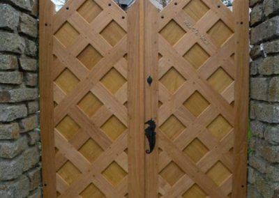 Création-rénovation-porte-et-portail-menuiserie-traditionnelle-du-poher-gourin-6-400x284