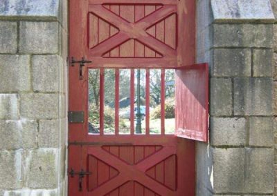 Création-rénovation-porte-et-portail-menuiserie-traditionnelle-du-poher-gourin-7-400x284