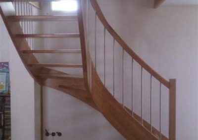 Rénovation-création-escalier-sur-mesure-menuiserie-traditionnelle-du-poher-à-Gourin-11-400x284