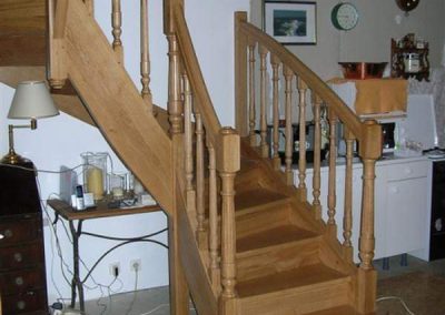 Rénovation-création-escalier-sur-mesure-menuiserie-traditionnelle-du-poher-à-Gourin-13-400x284
