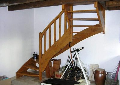 Rénovation-création-escalier-sur-mesure-menuiserie-traditionnelle-du-poher-à-Gourin-3-400x284