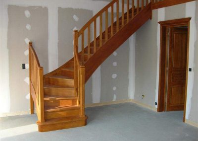 Rénovation-création-escalier-sur-mesure-menuiserie-traditionnelle-du-poher-à-Gourin-7-400x284