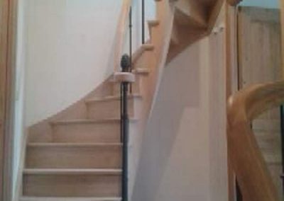 Rénovation-création-escalier-sur-mesure-menuiserie-traditionnelle-du-poher-à-Gourin-9-400x284